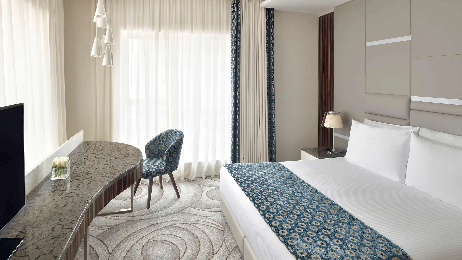 Moevenpick Hotel Apartments Downtown Dubai 5*,