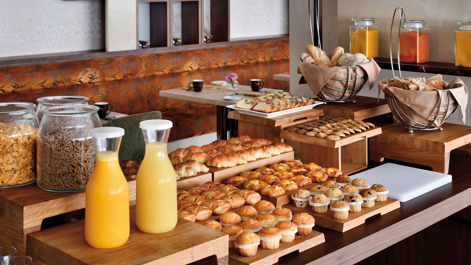 Moevenpick Hotel Apartments Downtown Dubaj 5*,
