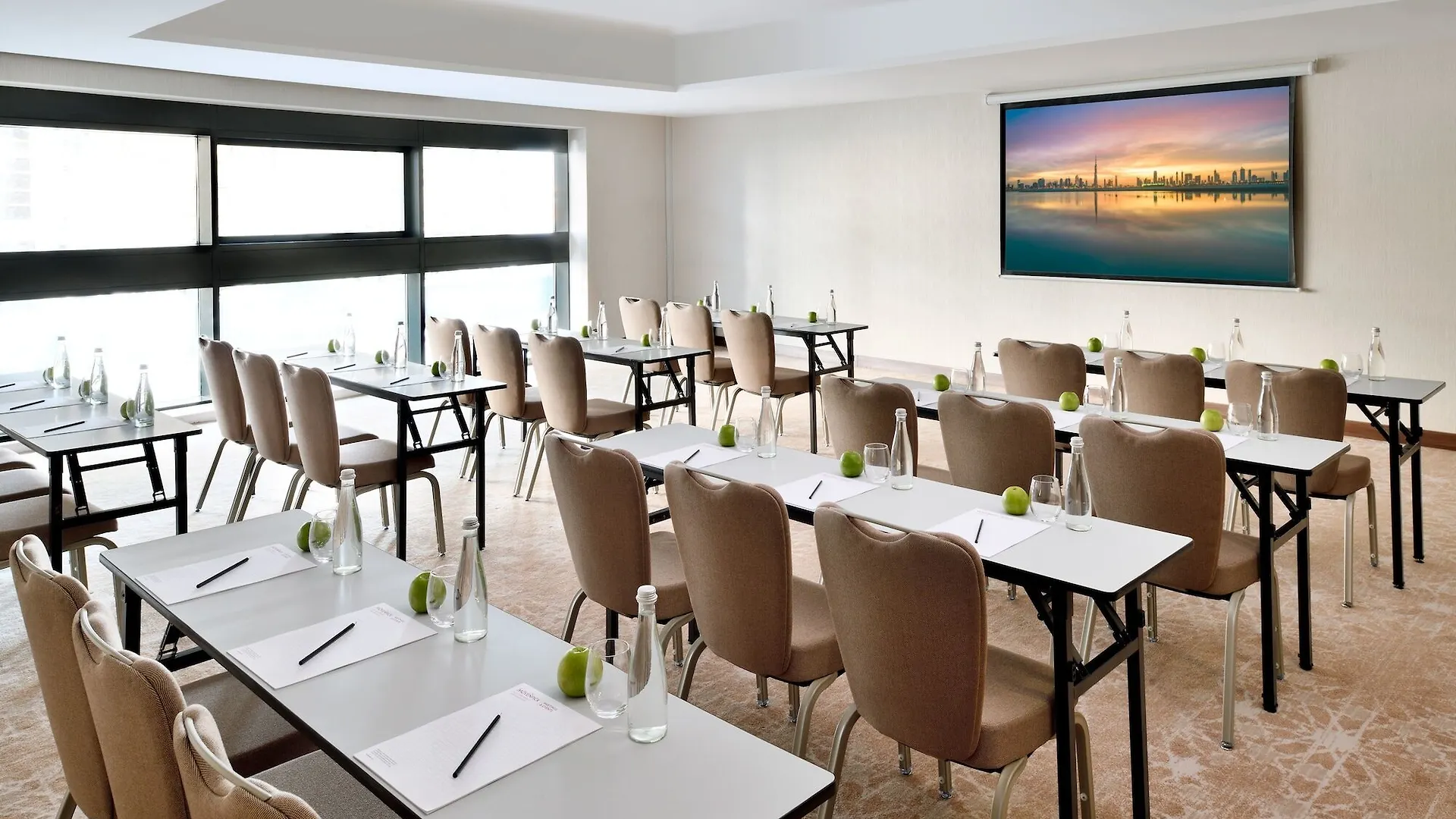 Moevenpick Hotel Apartments Downtown Dubai 5*,  Birleşik Arap Emirlikleri